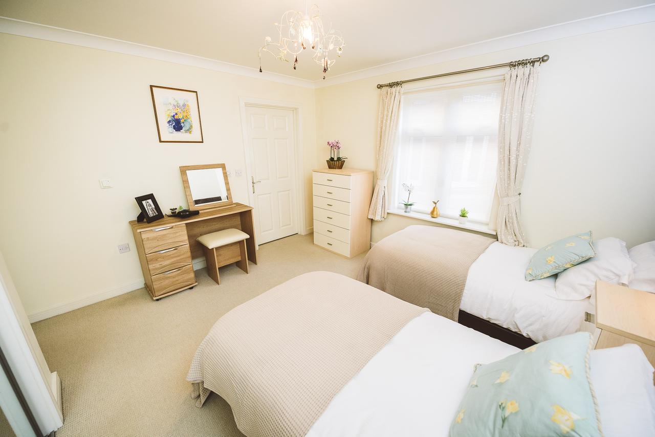 Charming Two Bedroom Apartment With Free Private Parking レザーヘッド エクステリア 写真