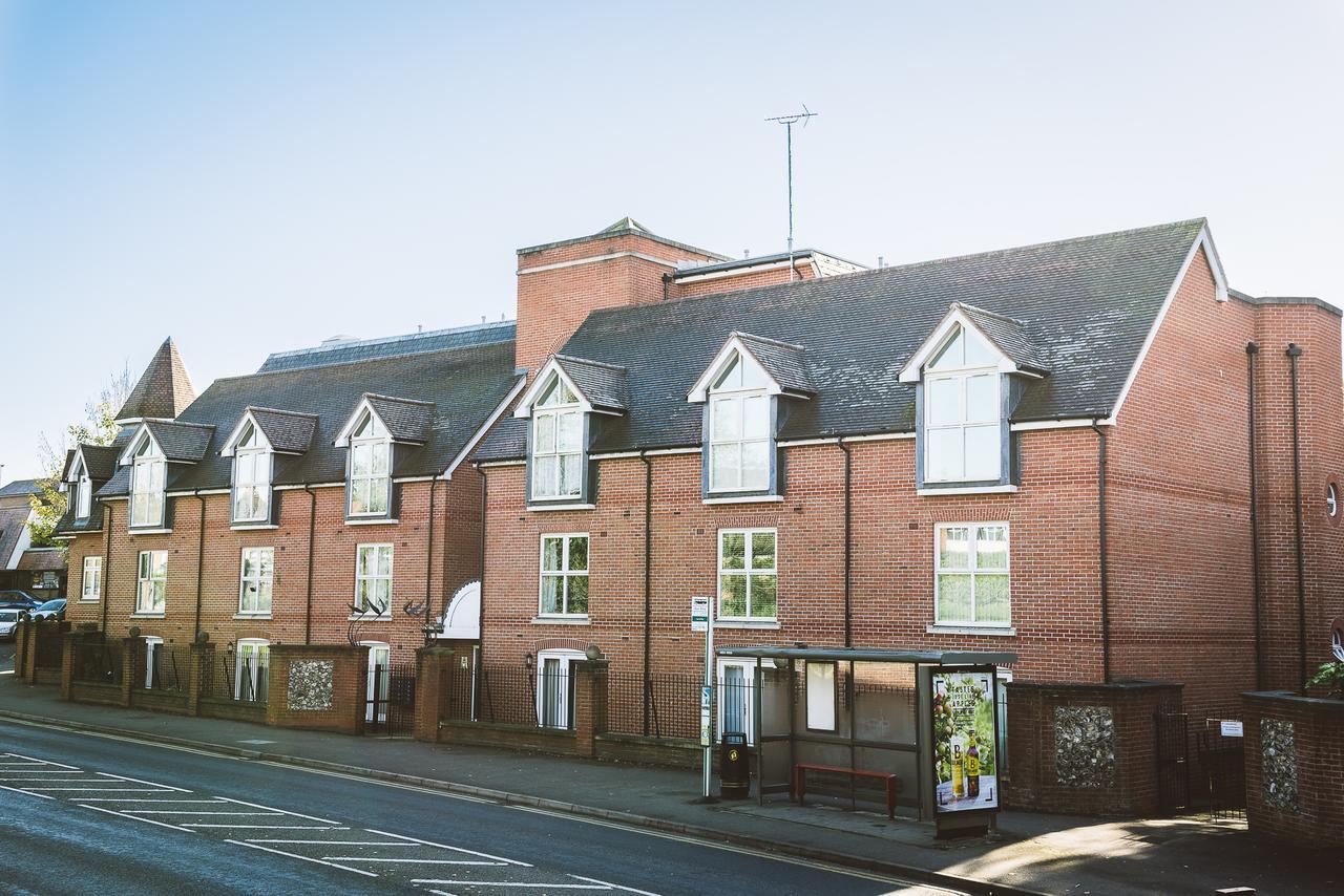 Charming Two Bedroom Apartment With Free Private Parking レザーヘッド エクステリア 写真