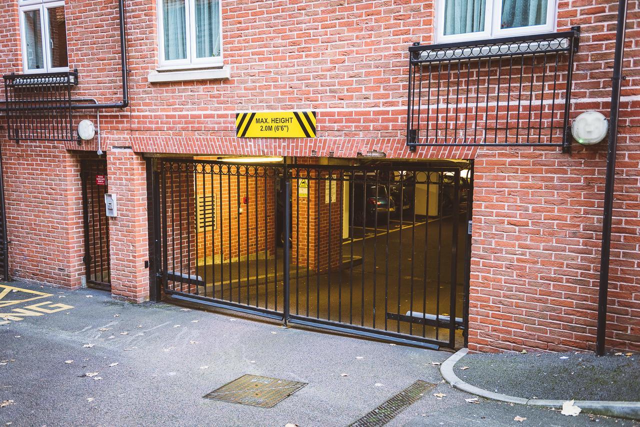 Charming Two Bedroom Apartment With Free Private Parking レザーヘッド エクステリア 写真