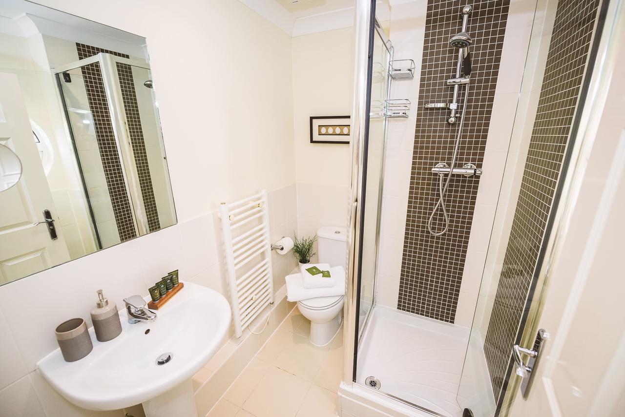 Charming Two Bedroom Apartment With Free Private Parking レザーヘッド エクステリア 写真